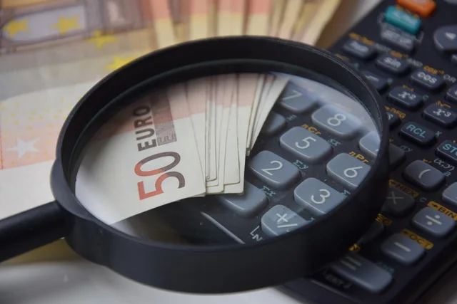 money, money calculator, calculator, calculation, price, cost, table, how to calculate, computer, calculate, mathematics, pay, finance, save up, input, money, calculator, price, price, price, price, cost, cost, cost, cost, cost. Newsletter pricing: the method behind your rate card